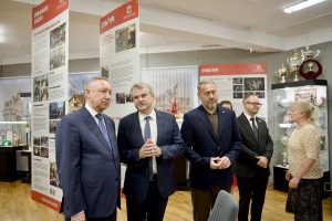 Vystavka-dostizhenij-Kirovskogo-rajona_2